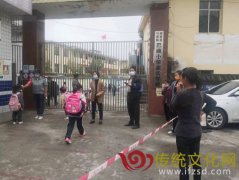 纳雍县勺窝镇中心学校党总支蹲点督查学校管理工作