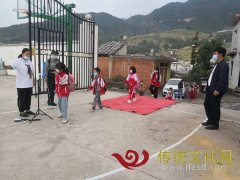 纳雍县勺窝镇中心学校实行蹲点督查学校疫情防控工作
