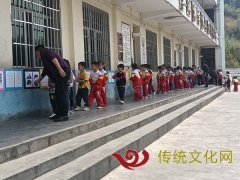 勺窝镇中心学校开展“书香校园” 师生读书成效作品展出活动