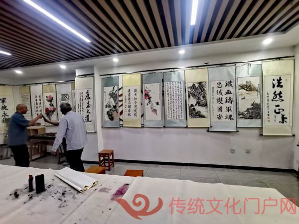 展1.jpg