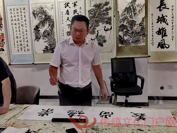 张.jpg