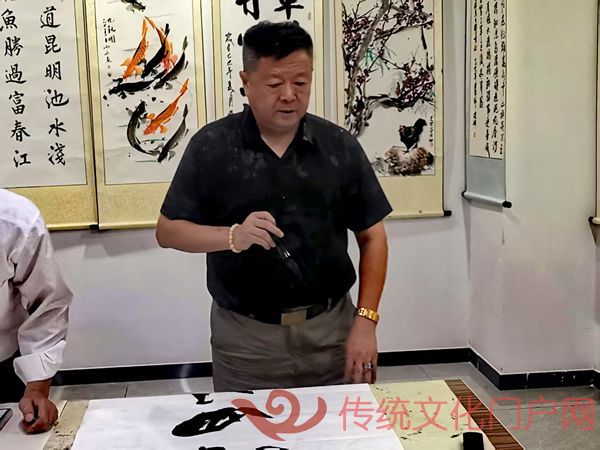 朱.jpg