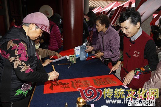 臺北孔廟舉辦揮毫贈春聯活動傳承中華傳統文化