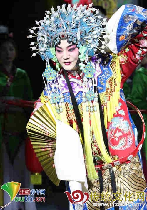 青年戏曲演员刘冰演出剧照。北京兰凤剧社供图